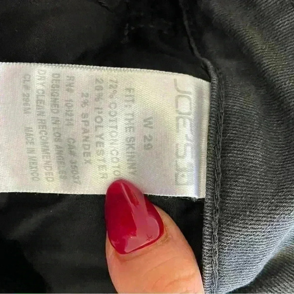 Gray Joe's Skinny Jean in a Size 29 - Picture 7 of 9